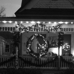 The Kringle Chronicles: A Burl Ives Christmas: Celebrating with Traditional Foods and Desserts